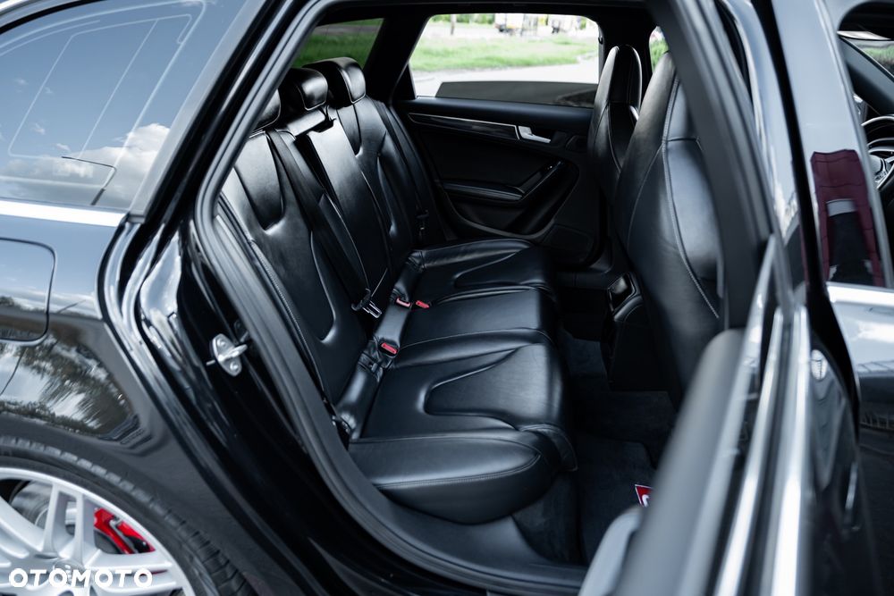 Audi S4 Avant S tronic - 21