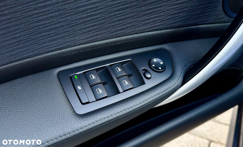 BMW Seria 1 120d DPF - 14