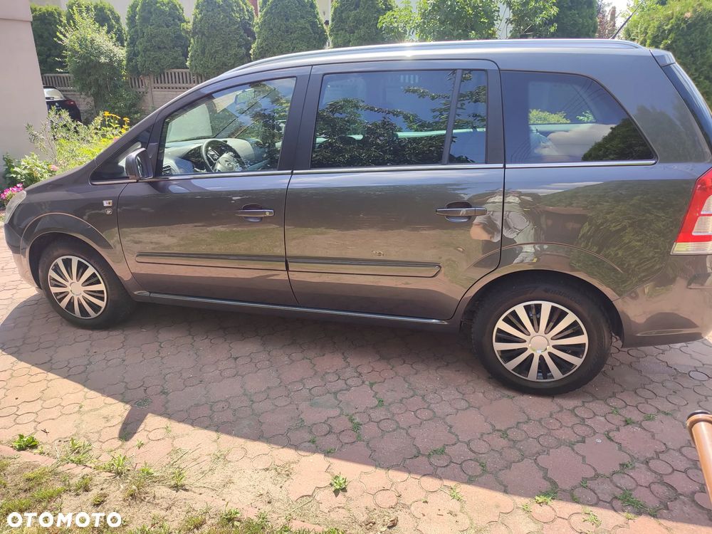 Opel Zafira - 15
