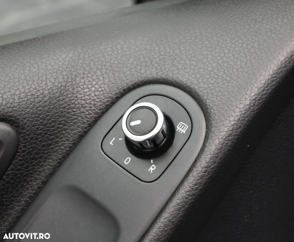 Volkswagen Golf 1.6 TDI DPF BMT Comfortline - 17