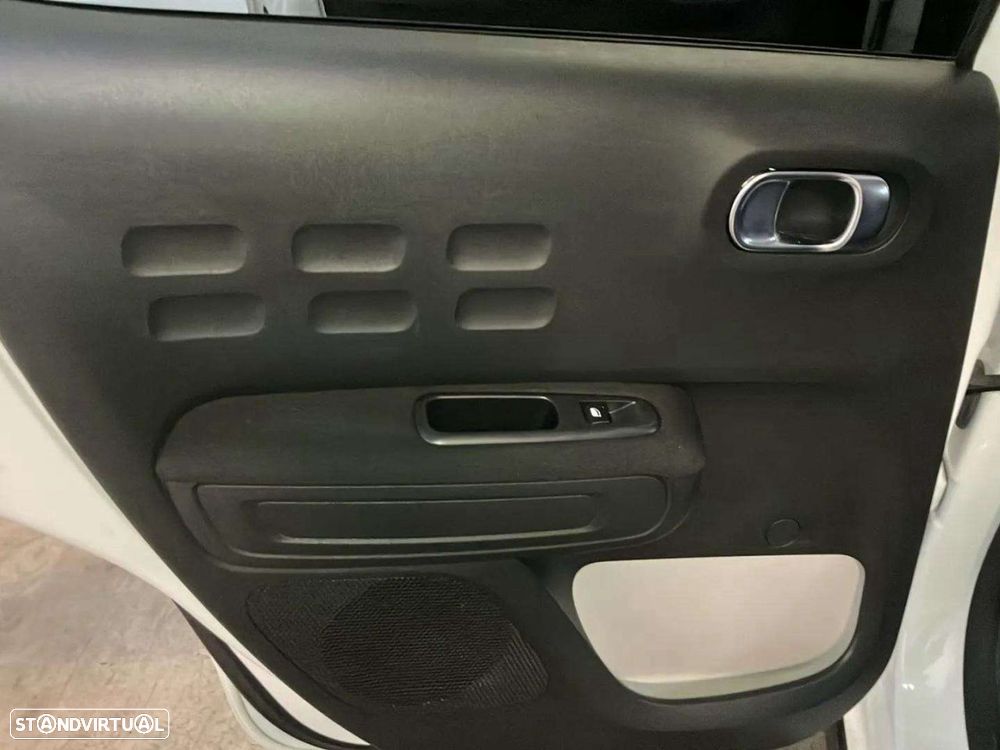 Citroën C3 1.2 PureTech Shine Pack EAT6 - 22