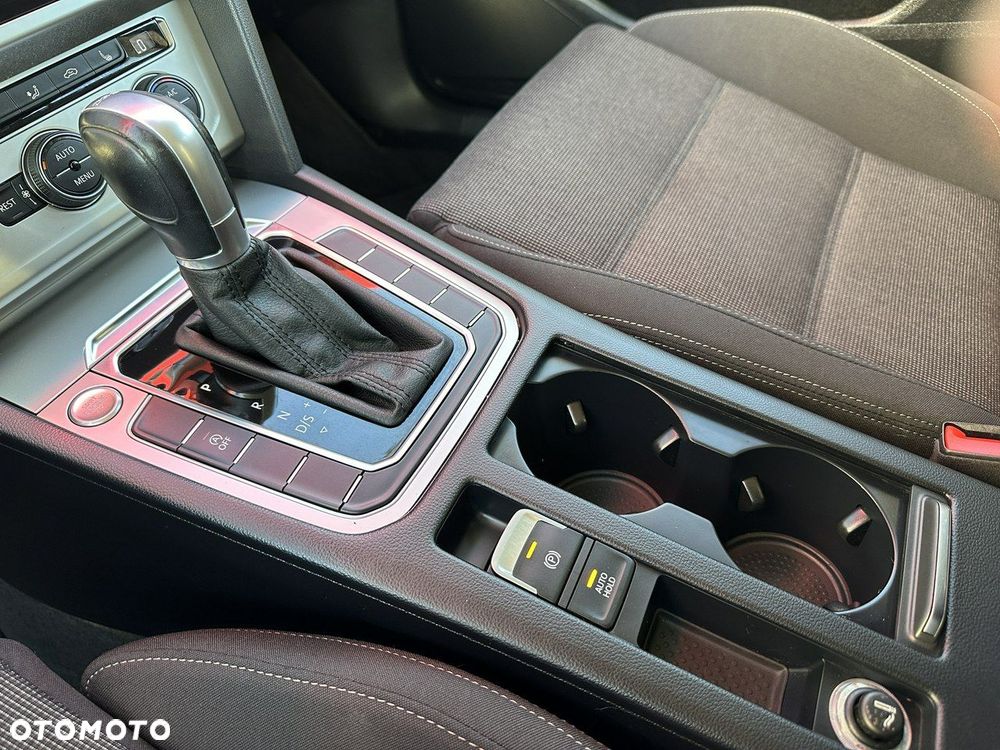 Volkswagen Passat Variant 2.0 TDI SCR DSG - 33