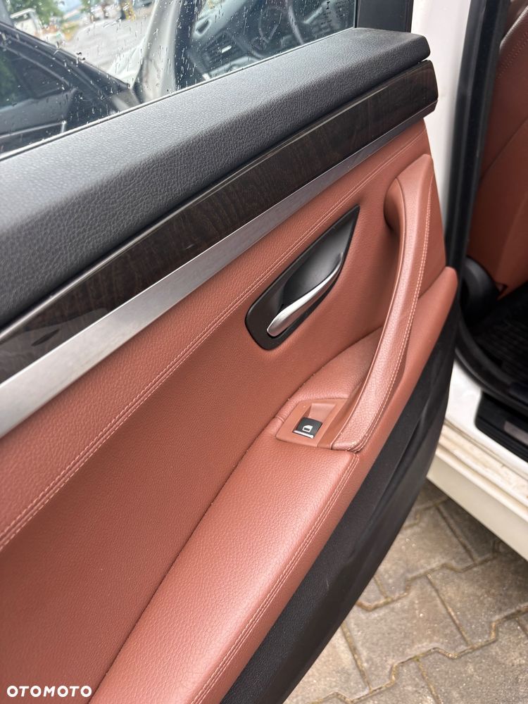 BMW Seria 5 535i xDrive - 8