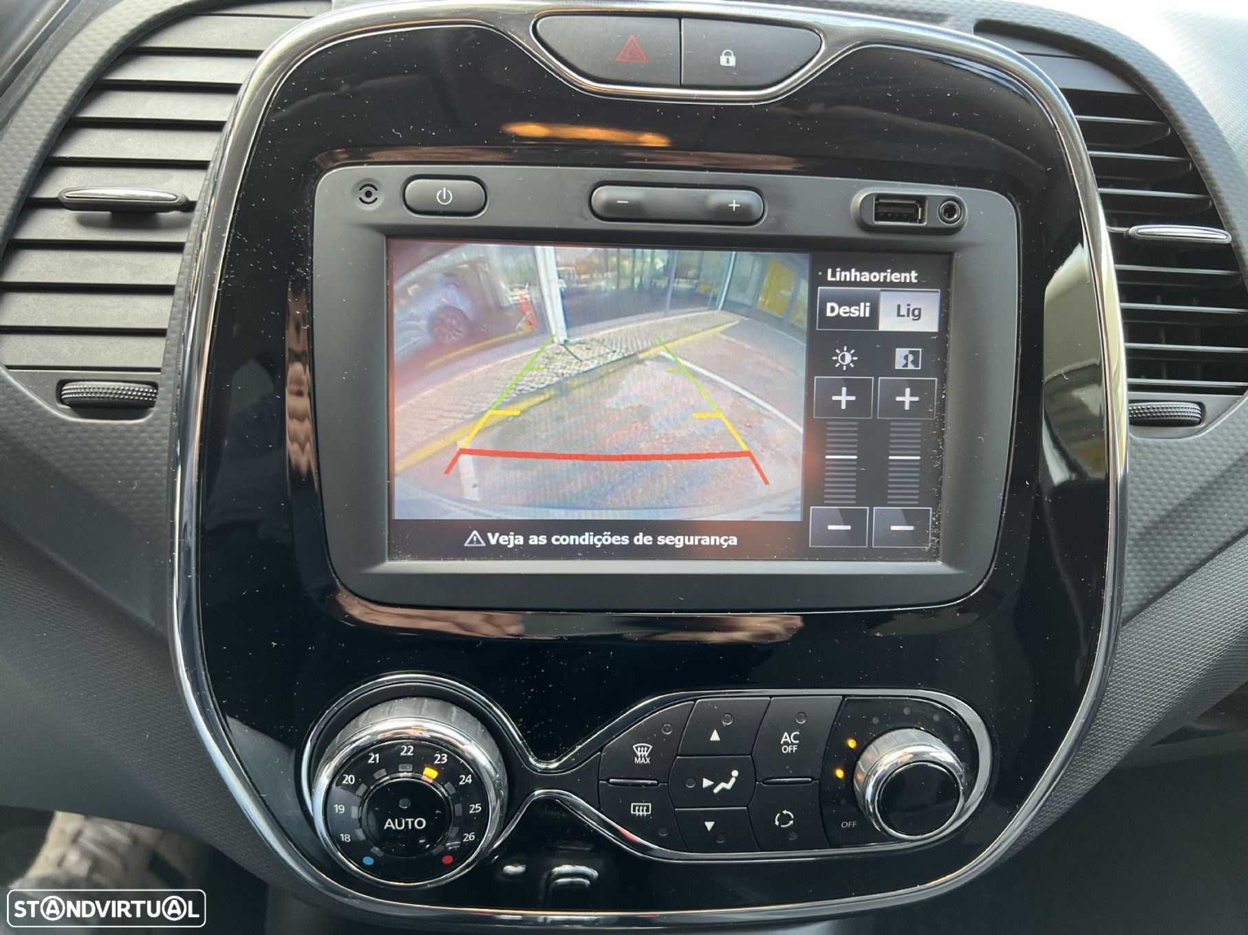 Renault Captur 1.5 dCi Exclusive EDC - 9