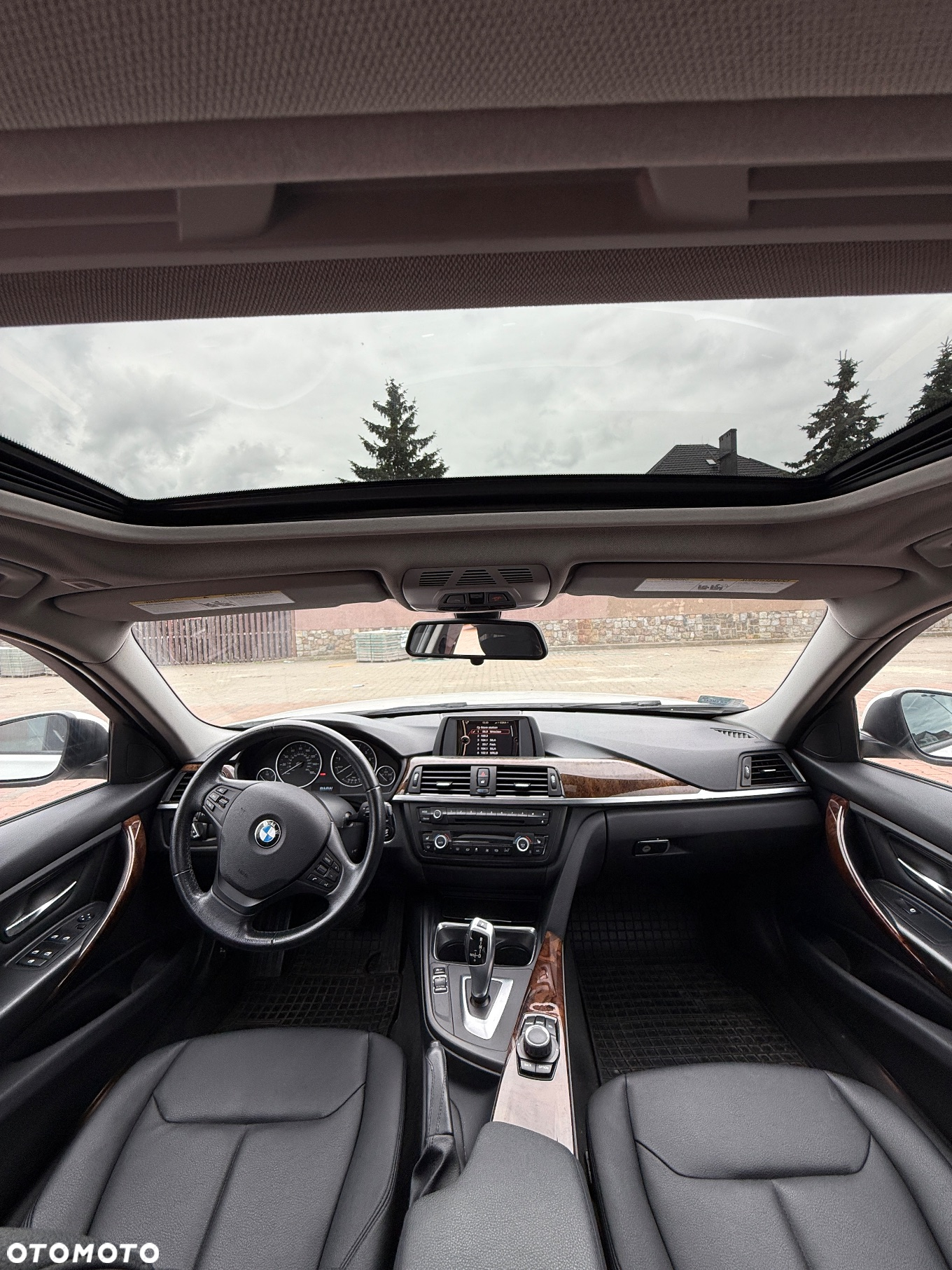 BMW Seria 3 320i xDrive - 11