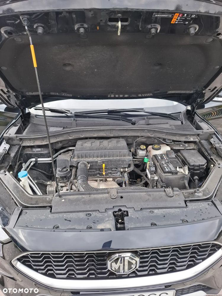 MG ZS - 11