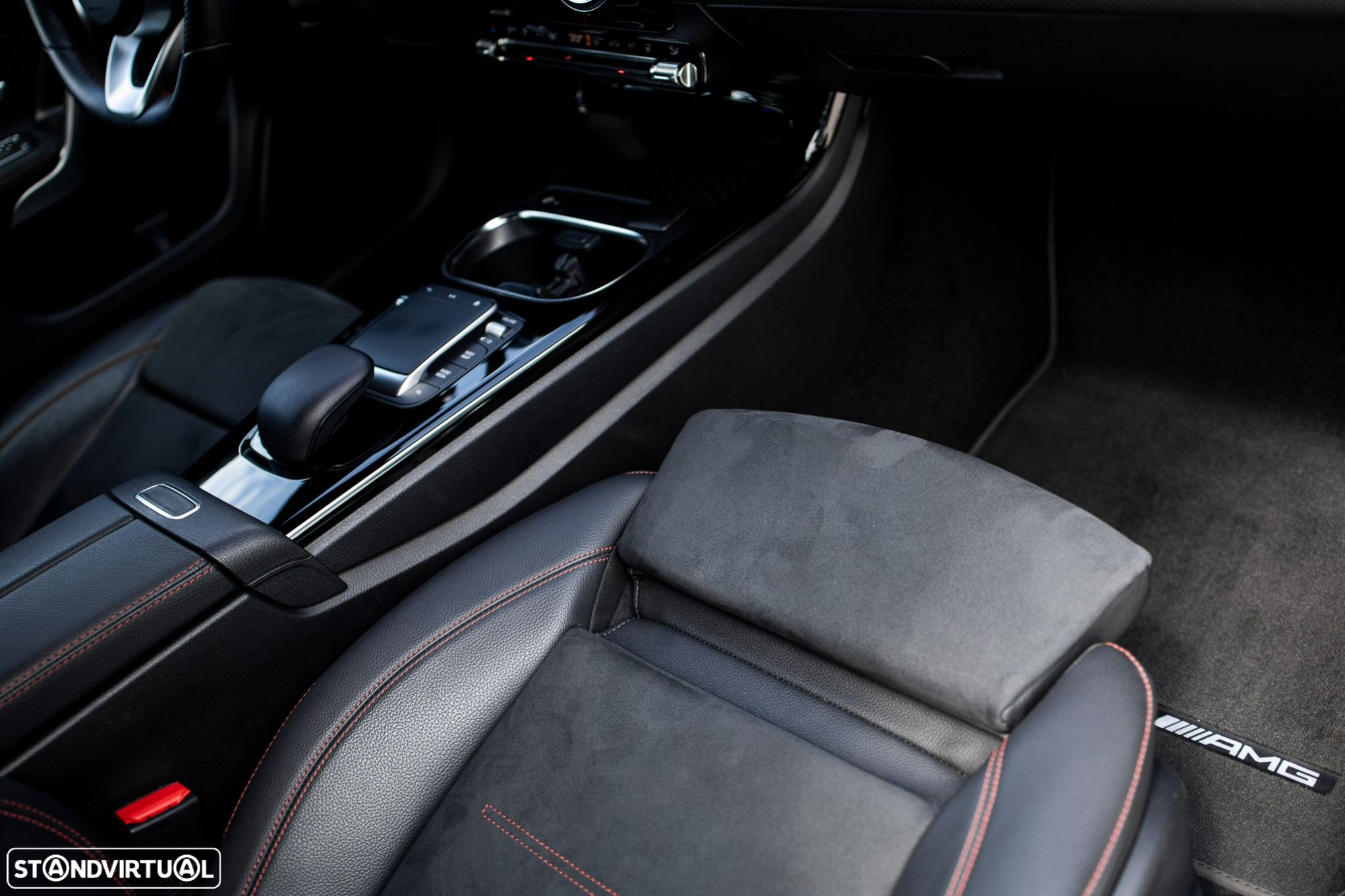 Mercedes-Benz A 250 Limousine e AMG Line - 48