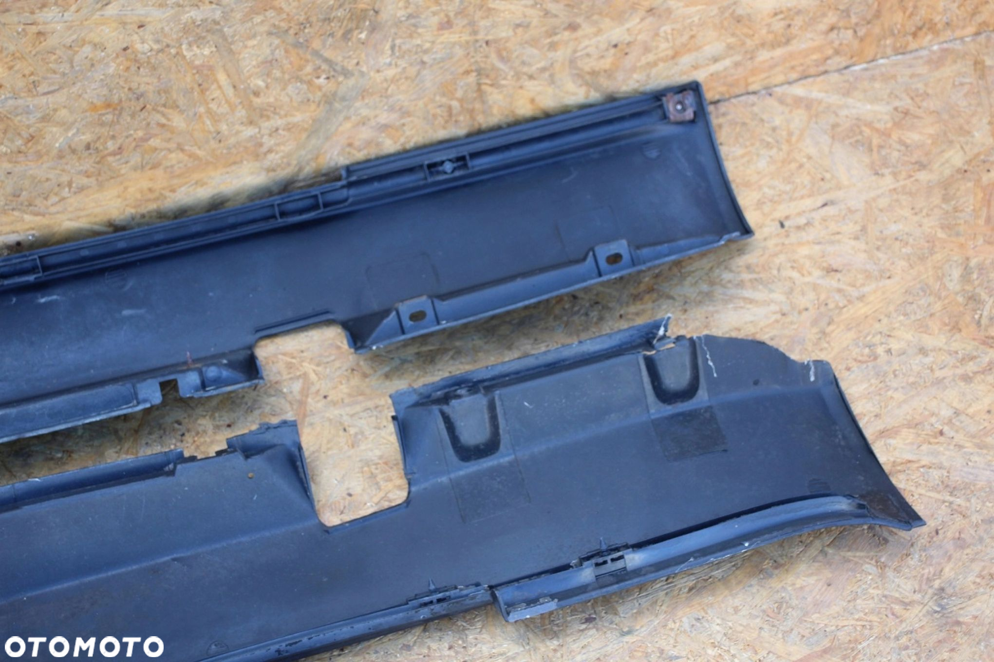 Listwy nakładki na progi plastikowe BMW 7 e32 oryginalne komplet - 8