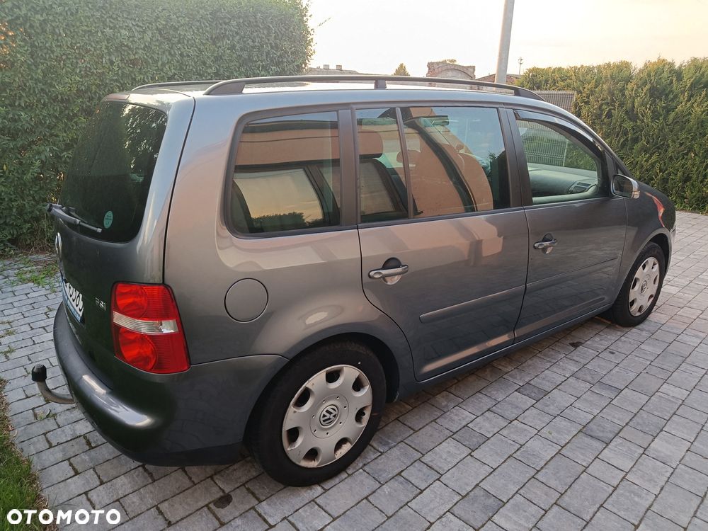 Volkswagen Touran - 2