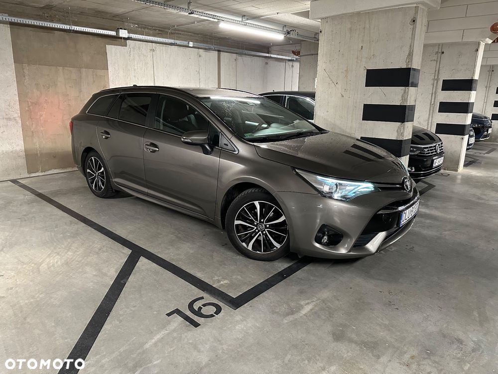 Toyota Avensis 1.8 Premium - 3