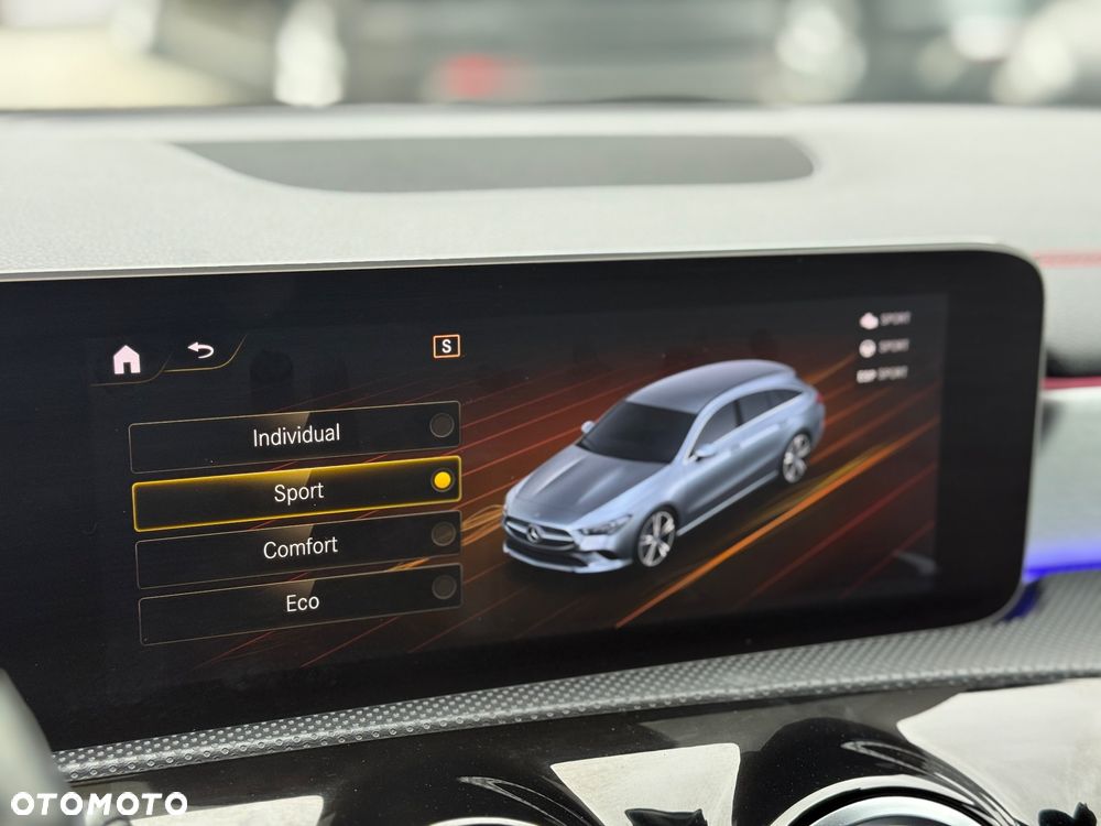 Mercedes-Benz CLA 200 7G-DCT AMG Line - 35