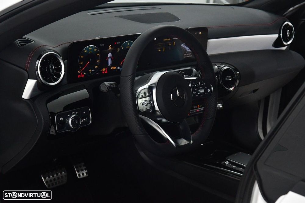 Mercedes-Benz CLA 180 - 4