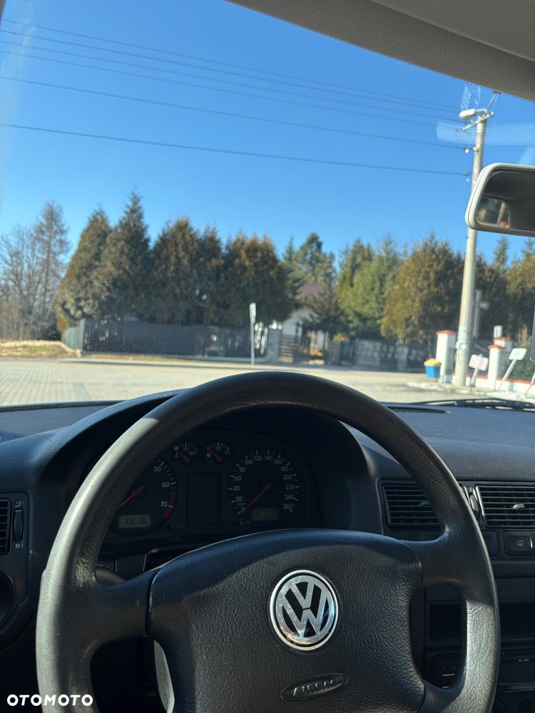 Volkswagen Golf - 11