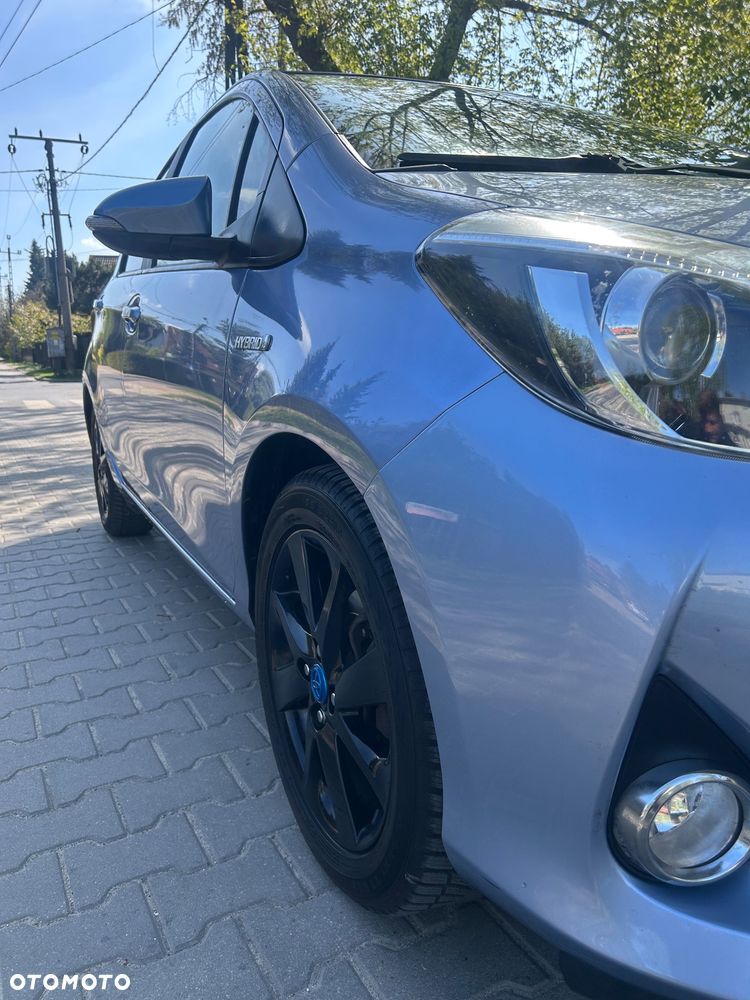 Toyota Yaris Hybrid 100 Premium - 11