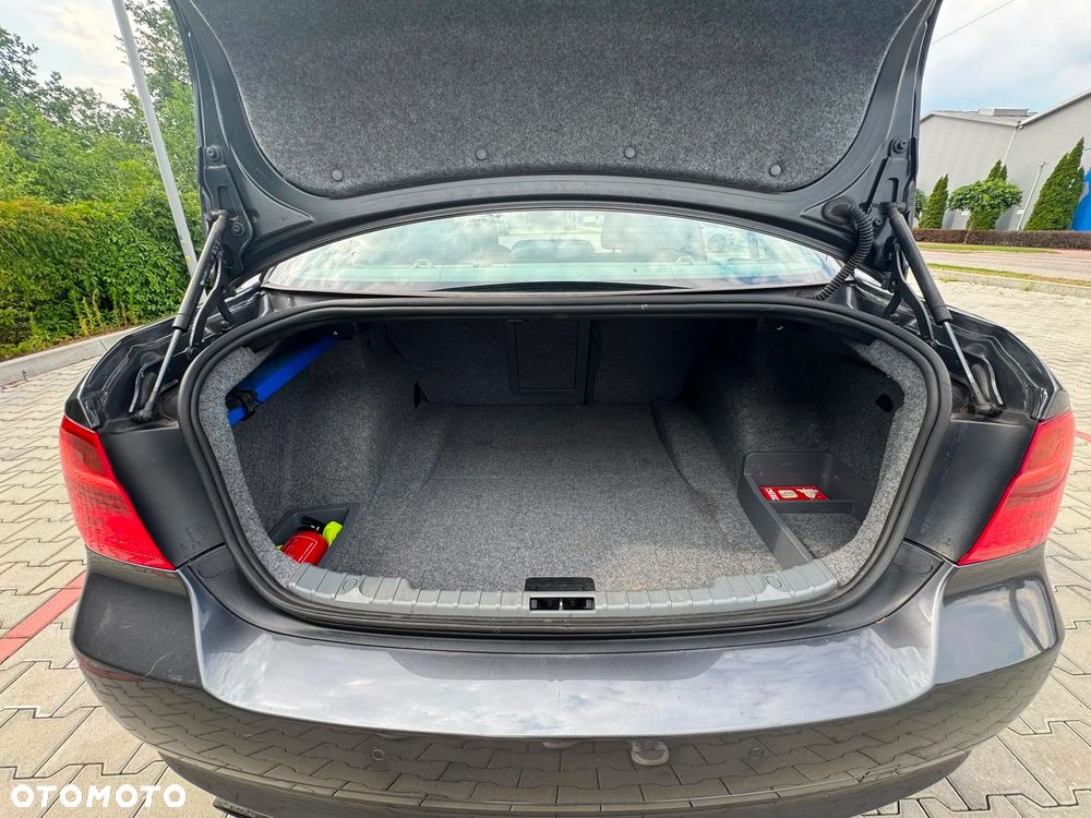 BMW Seria 3 318i - 22