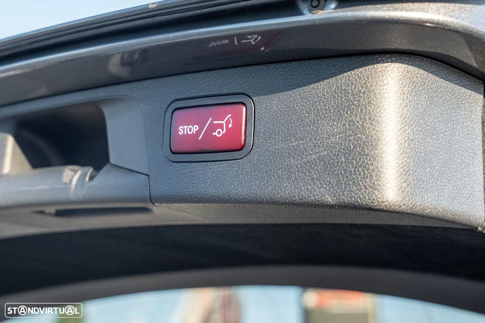 Mercedes-Benz E 300 de Avantgarde 4Matic - 24