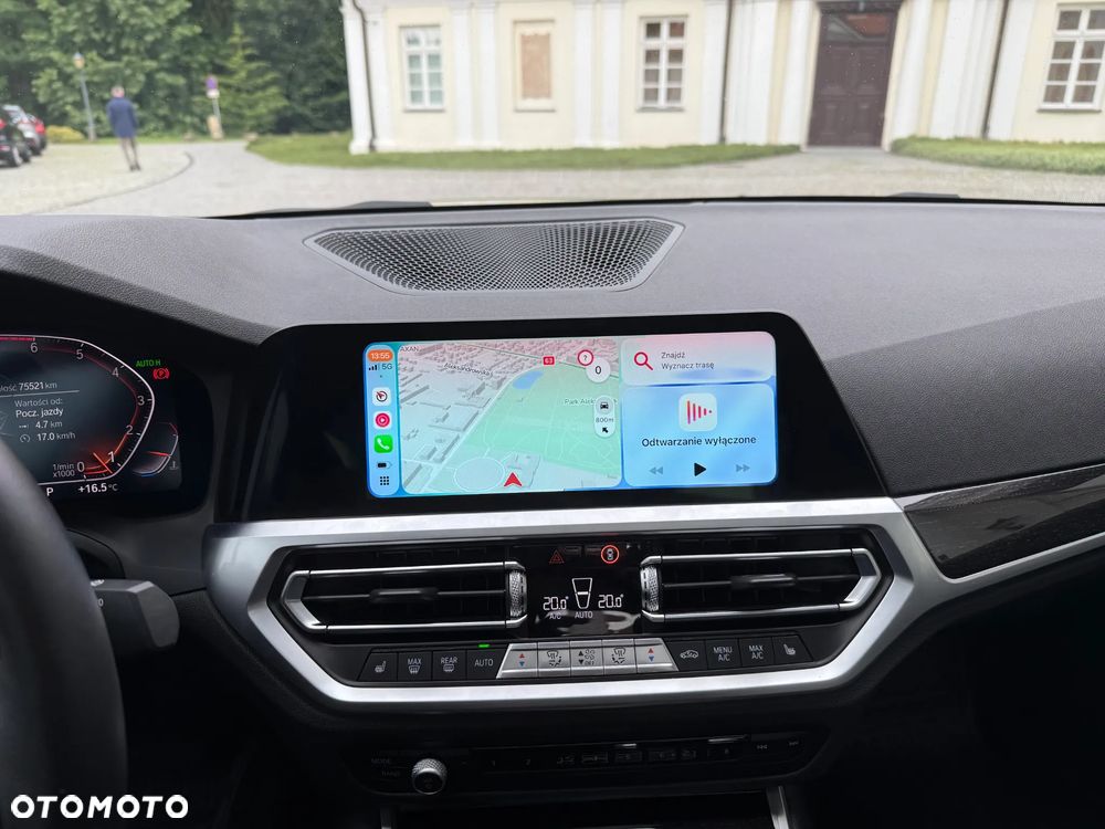 BMW Seria 3 330i xDrive - 27
