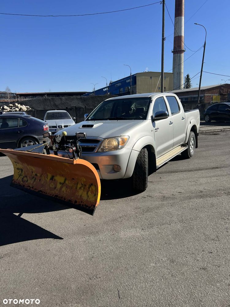 Toyota Hilux 2.5 D-4D DLX - 8