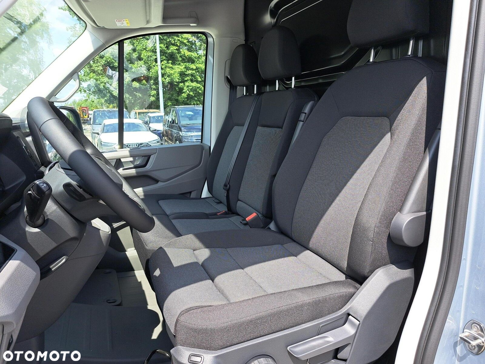Volkswagen Crafter 35 Furgon z wysokim dachem silnik: 2,0 l EU6 SCR 177 KM / skrzynia biegów: 4MOTION automatyczna 8-biegowa rozstaw osi: 3640 mm - 11