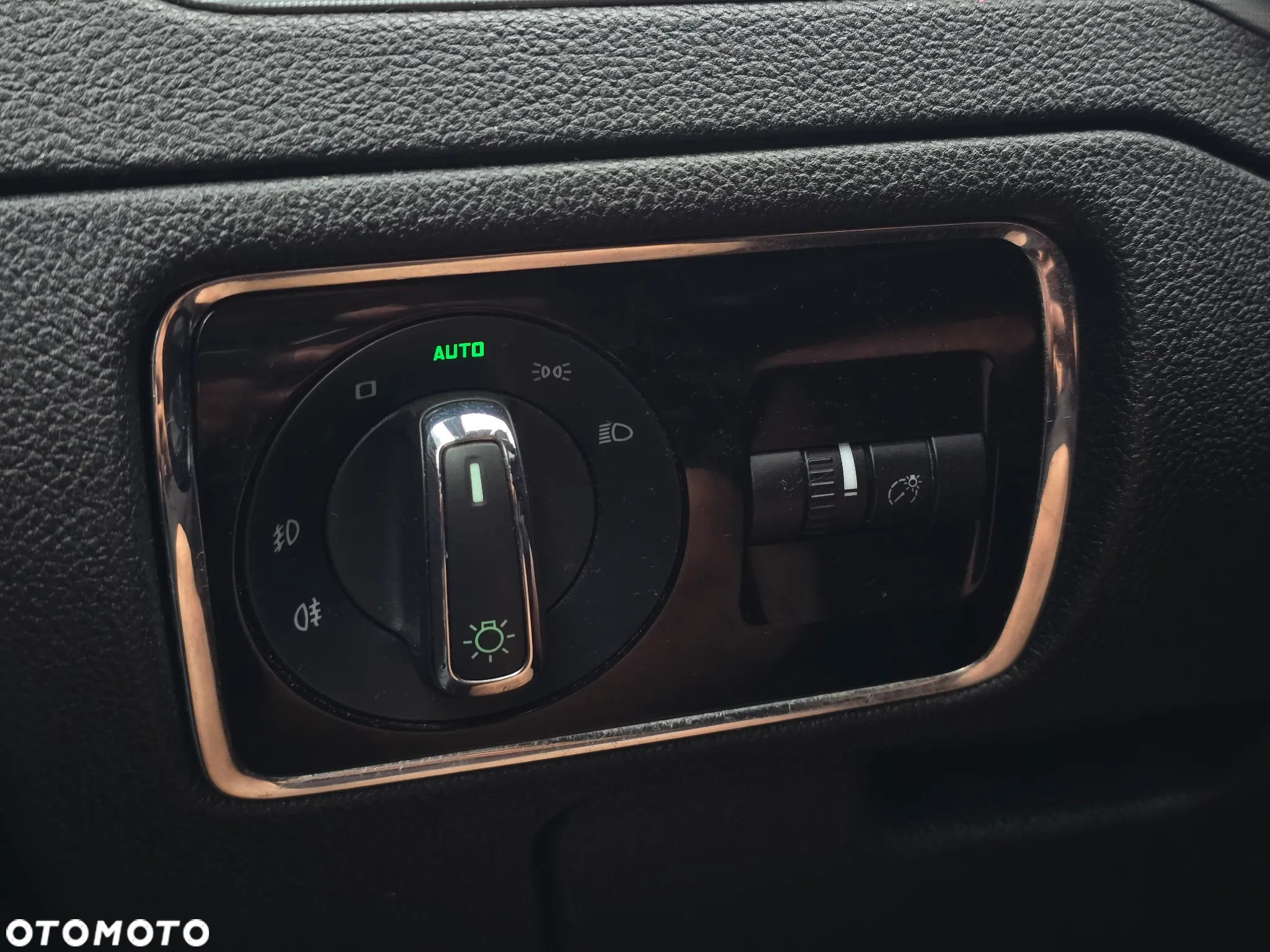 Skoda Superb 2.0 TDI Ambition DSG - 28