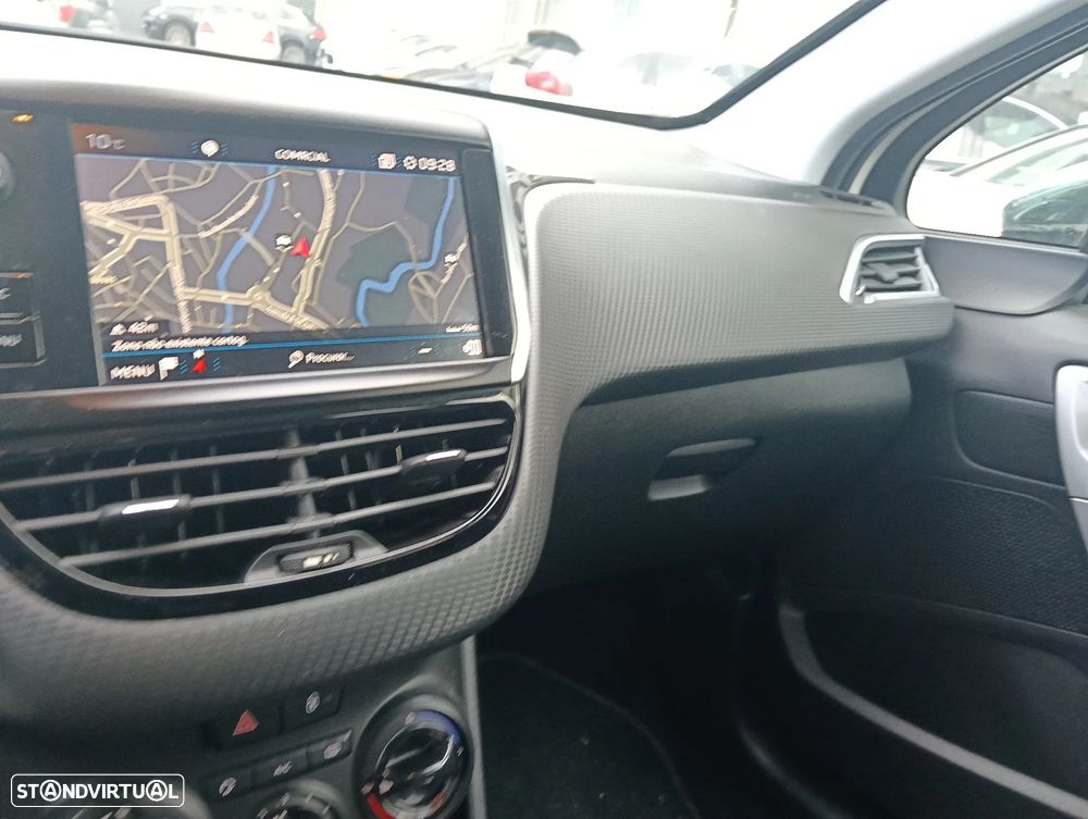 Peugeot 2008 1.2 PureTech Style - 19