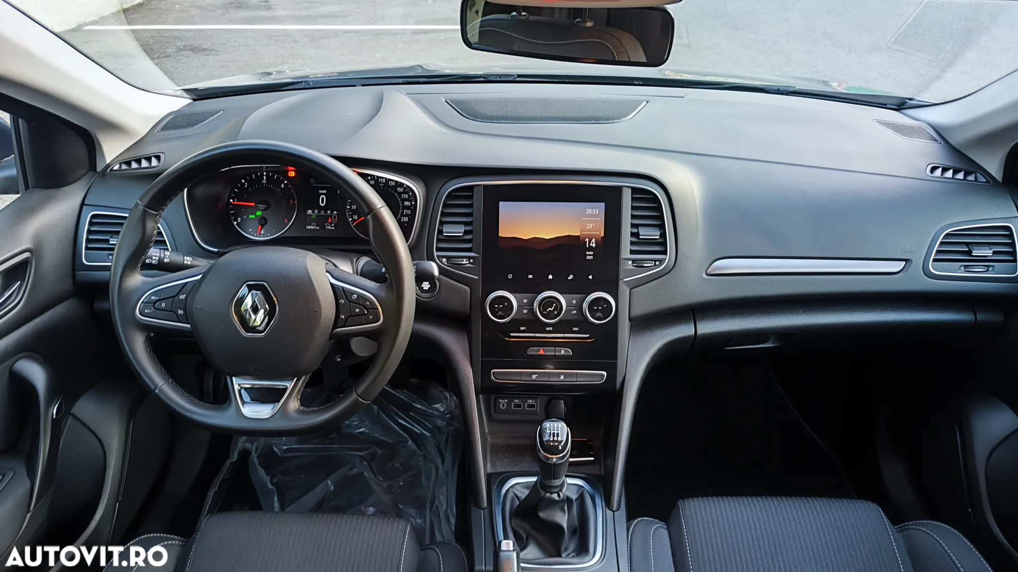 Renault Megane BLUE dCi 115 BUSINESS EDITION - 26