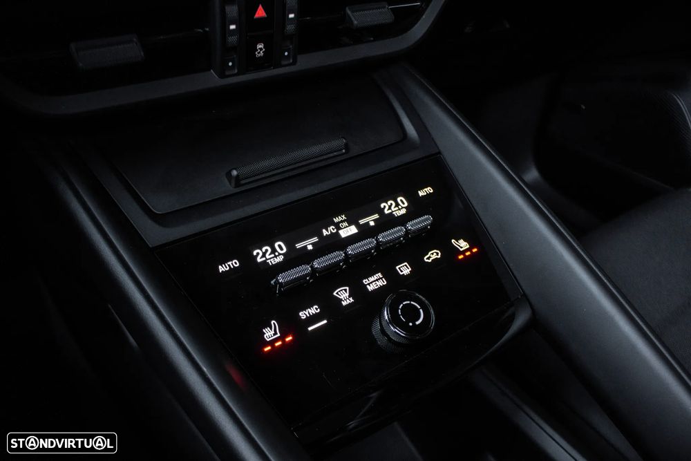 Porsche Macan Electric 4 - 24