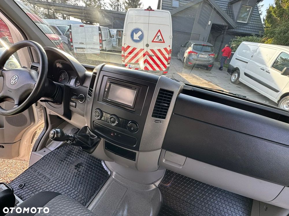 Volkswagen CRAFTER BLIŻNIAKI KONTENER WINDA KLIMATYZACJA - 36