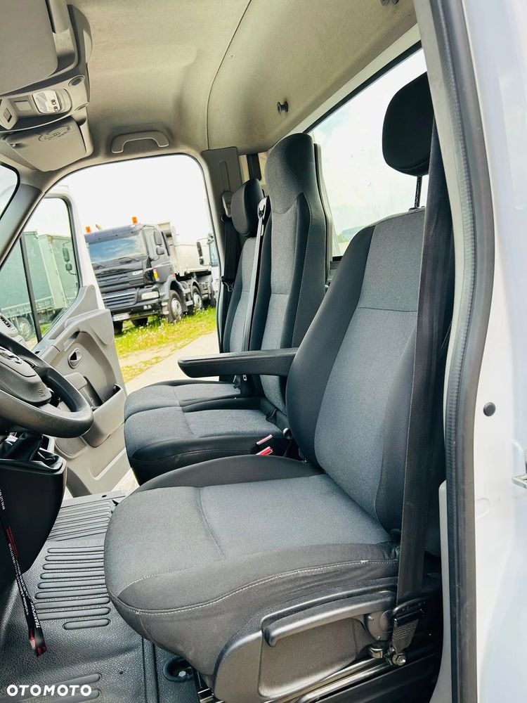Nissan NV400 - 15