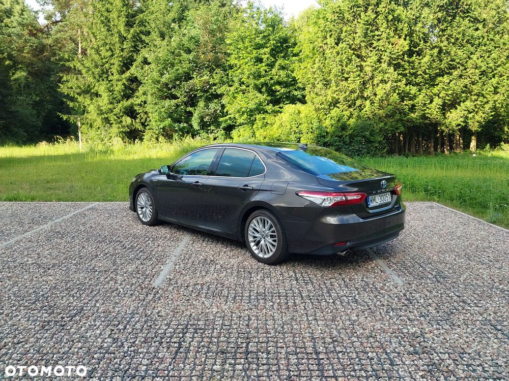 Toyota Camry - 5