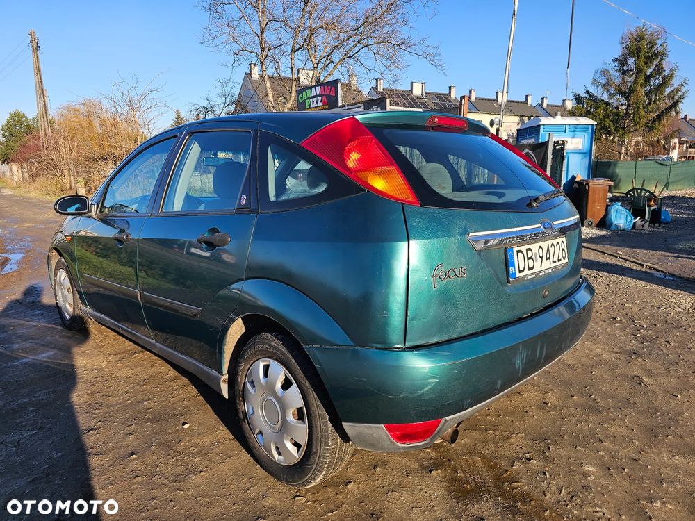 Ford Focus 1.6 Ambiente - 4