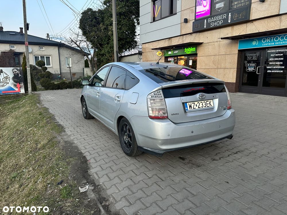 Toyota Prius - 3