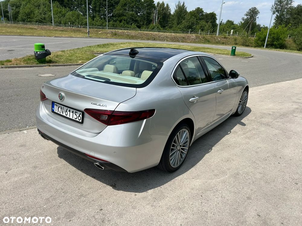 Alfa Romeo Giulia 2.0 Turbo 16V AT8-Q4 Ti - 5