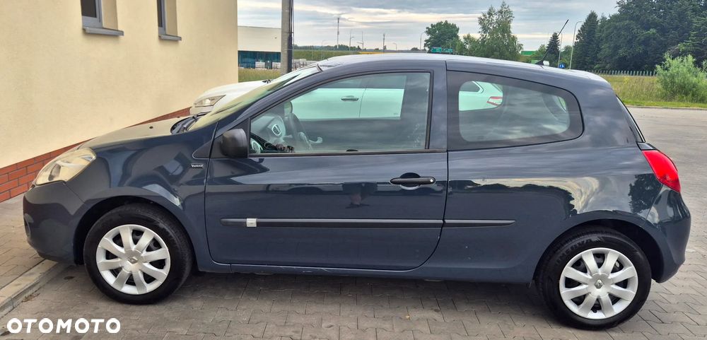 Renault Clio 1.2 16V 75 Yahoo - 22