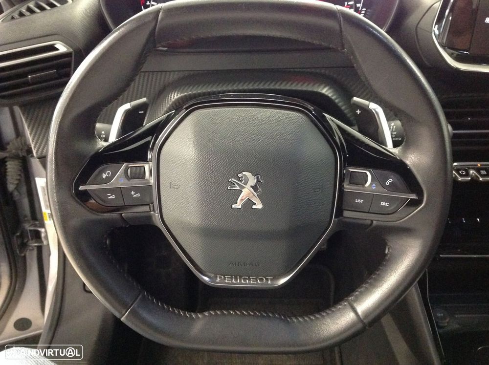 Peugeot 2008 1.2 PureTech Allure EAT8 - 30