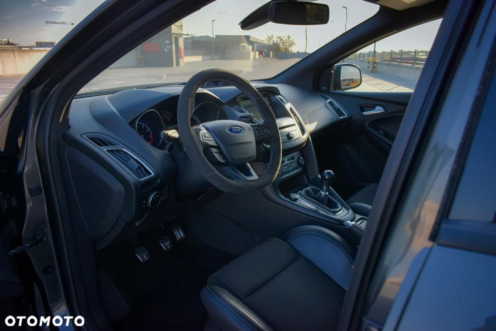 Ford Focus 2.3 EcoBoost RS - 6