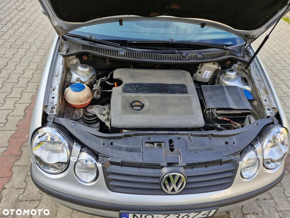 Volkswagen Polo 1.4 16V Comfortline - 10
