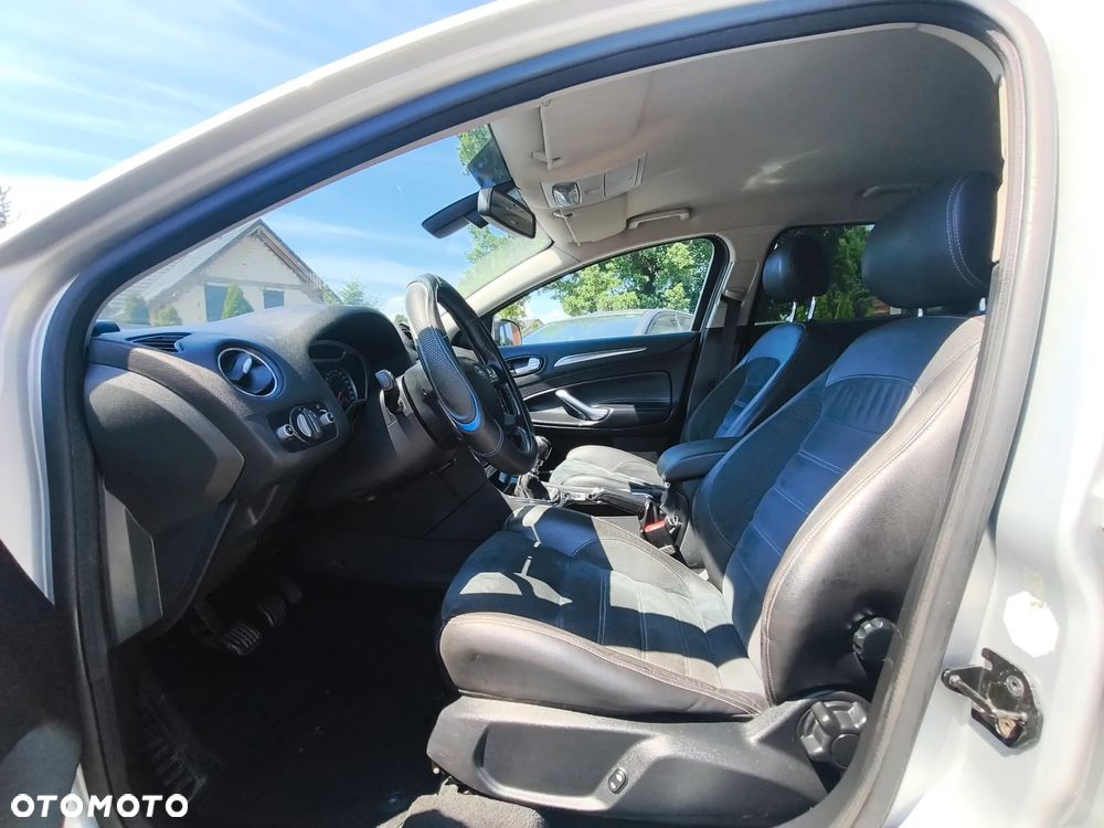 Ford Mondeo 2.2 TDCi Titanium - 32