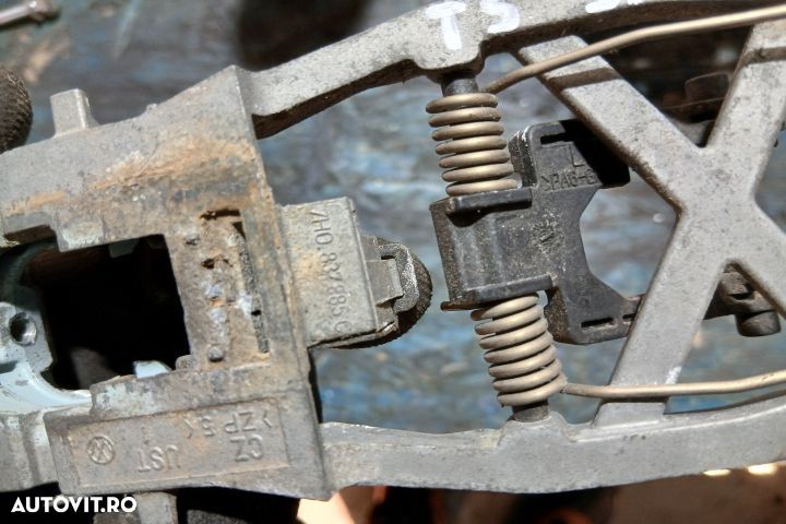 Maner deschidere din exterior usa fata stanga 7H0837885C 7H0837885C V - 5