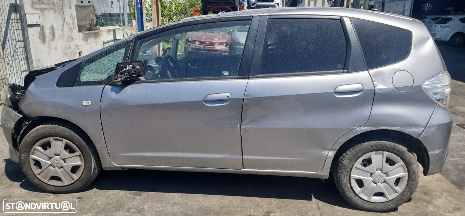 Honda Jazz 1.3i IMA i-VTEC hibrido de 2011 disponível para peças MALA PARA CHOQU... - 3