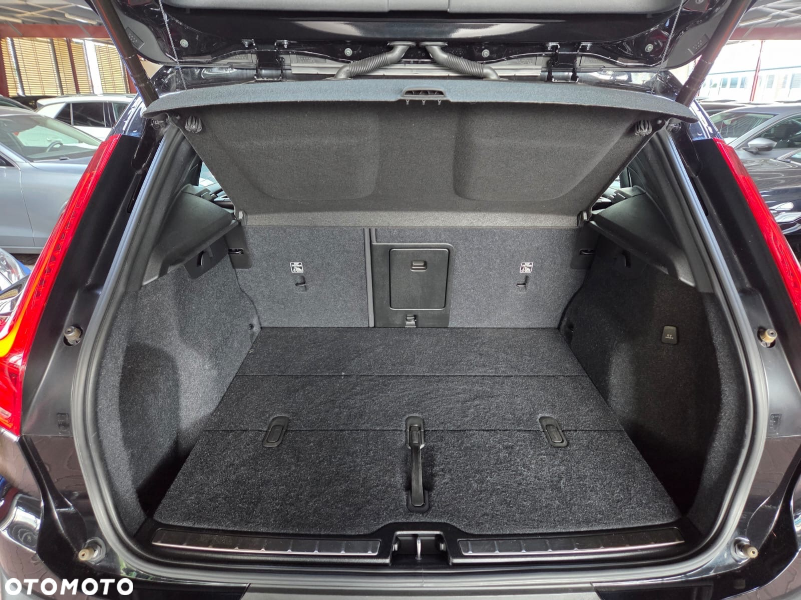Volvo XC 40 T4 AWD - 17