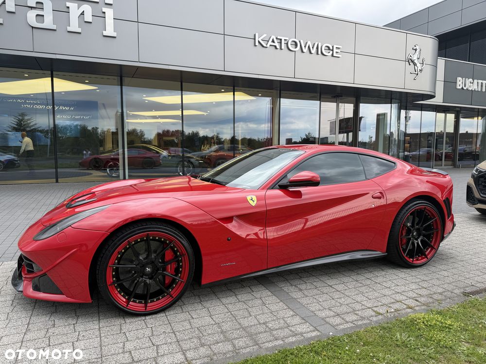Ferrari F12berlinetta - 12