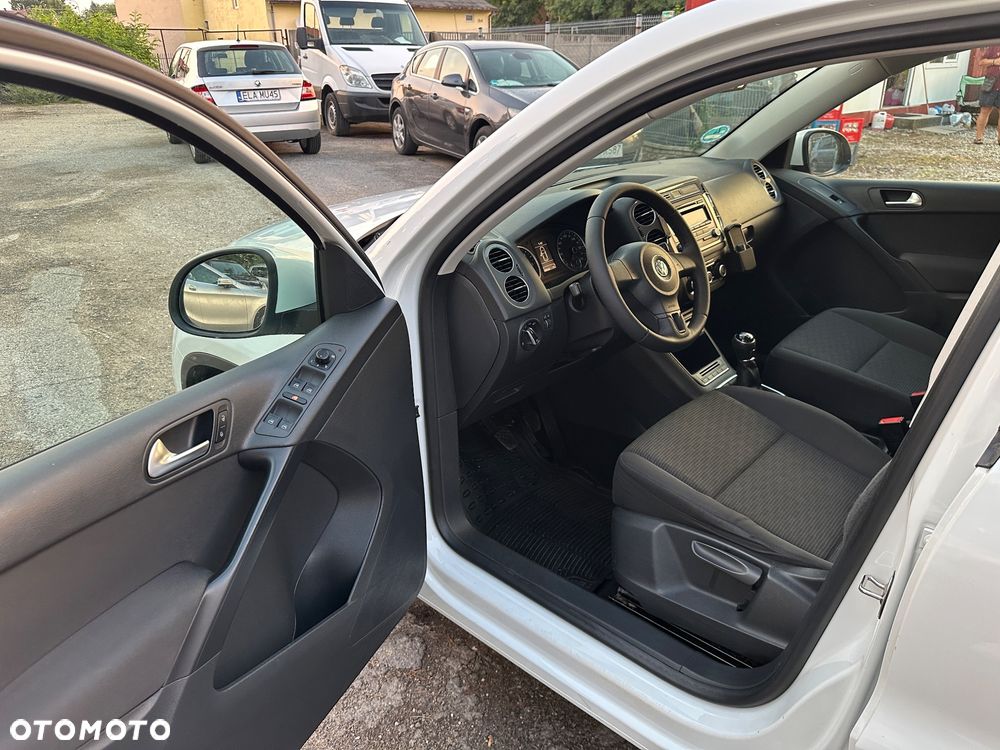 Volkswagen Tiguan 2.0 TDI DPF BlueMotion Technology Trend & Fun - 9