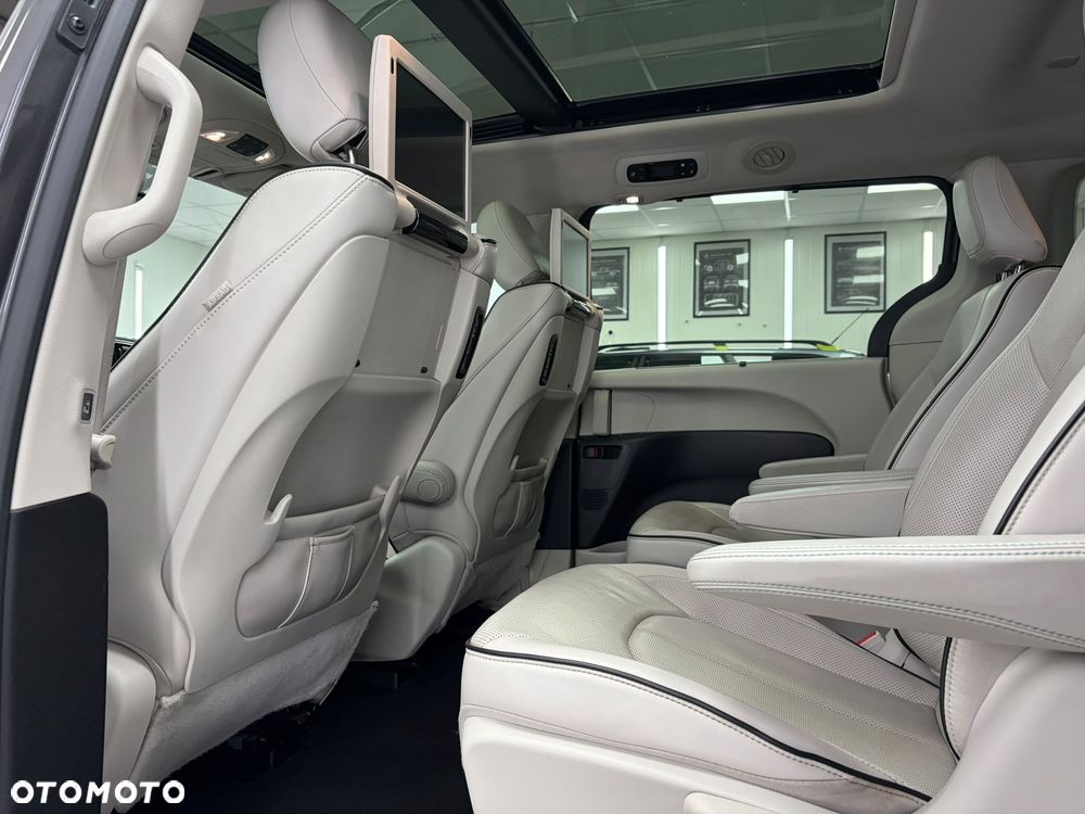 Chrysler Pacifica - 20