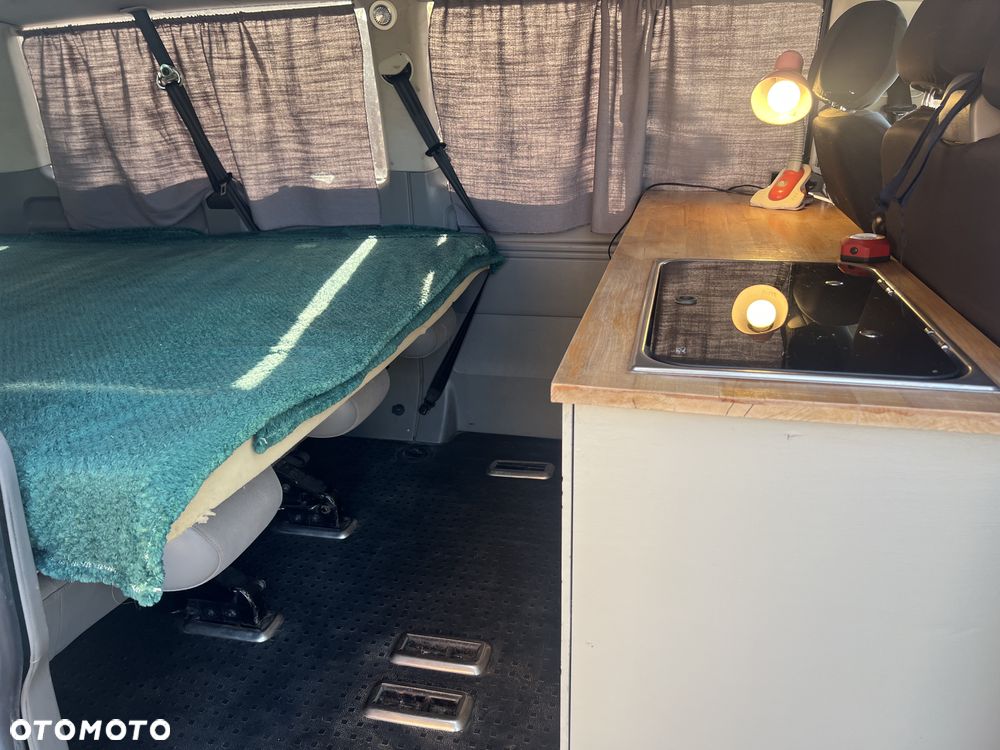 Volkswagen Transporter Shuttle Lang - 24