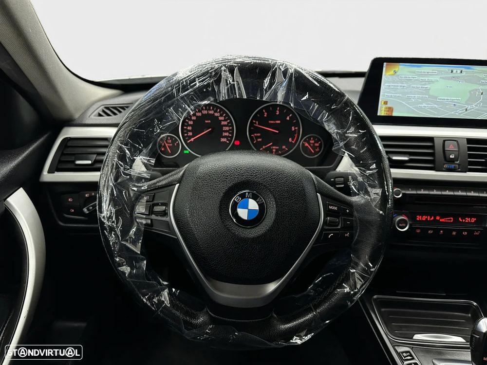 BMW 320 d Touring Auto Exclusive - 11