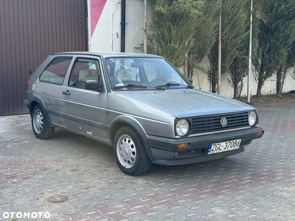 Volkswagen Golf 1.6 CL D - 1