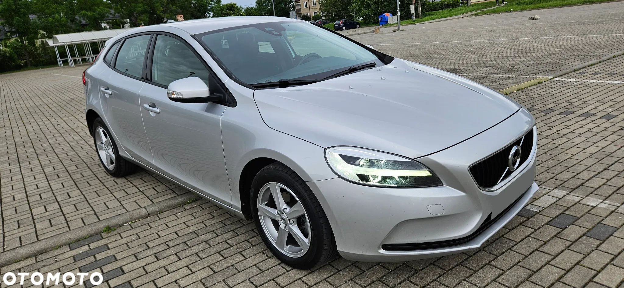 Volvo V40 D2 Drive-E Momentum - 2