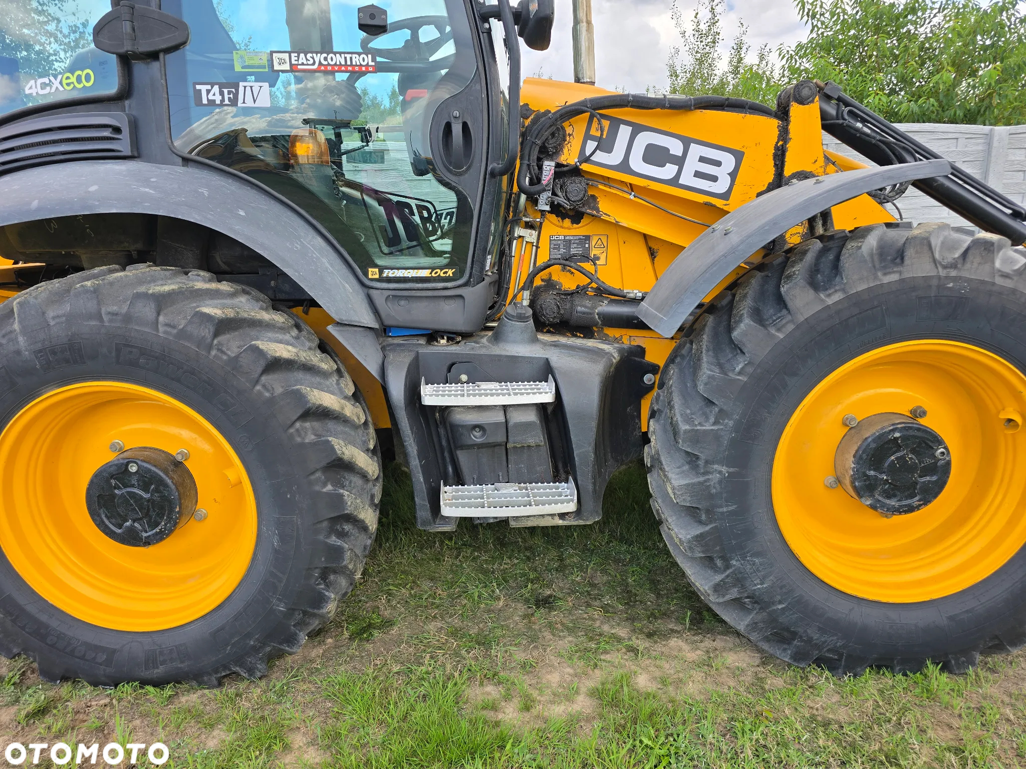 JCB - 11