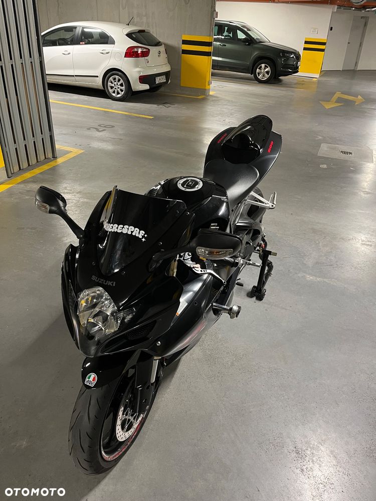 Suzuki GSX-R - 10